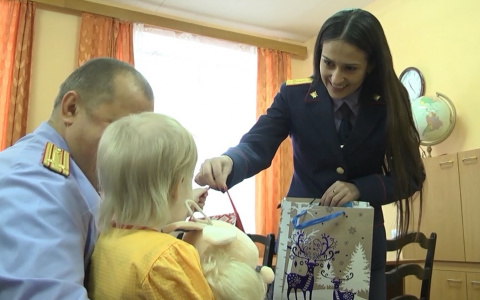 Следователи навестили 4-летнюю девочку из Кирово-Чепецка, которую избивала собственная мать