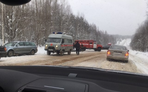 В лобовом столкновении на трассе Советск - Яранск пострадали 2 человека