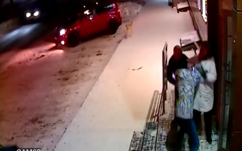 В Кирове подростки обожгли глаз прохожему перцовым баллончиком