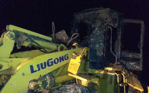 В Кировской области водитель погрузчика погиб, съехав с трассы в карьер