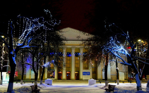 Новогодний утренний и вечерний Киров: 18 снимков о том, как меняется город