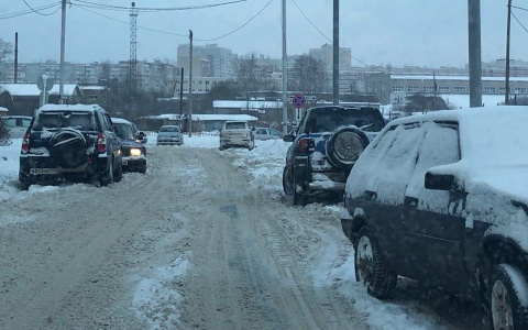 В администрации предупредили о массовой эвакуации машин с обочин