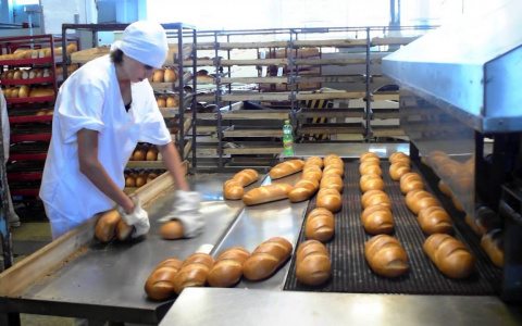 В Кирове 24-летней рабочей хлебозавода отрезало руку