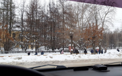 В Кирове эвакуируют персонал и пациентов железнодорожной больницы