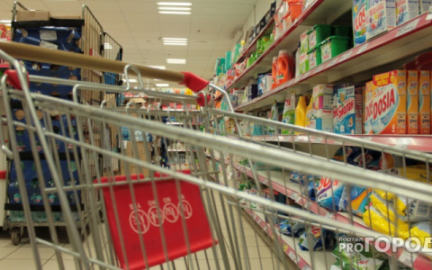 В Кировстате рассказали, сколько денег кировчане тратят на магазины и кафе