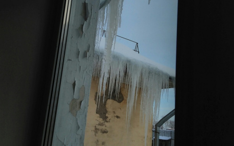 В Кирове 600 крыш остаются неочищенными от снега