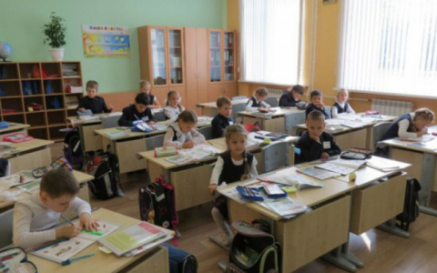 "Детей отправляют учиться в баню": родители выйдут на пикет из-за переноса частной школы в Кирове