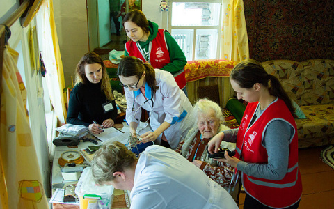 Мобильные волонтерские "дружины здоровья" совершили первый выезд в район