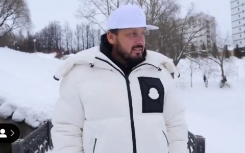 Стас Михайлов прогулялся в парке у цирка и поговорил с утками в Кирове