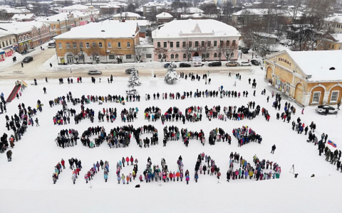 В администрации рассказали, зачем в Слободском проводили флешмоб с 900 участниками