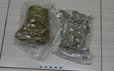 Сотрудники ФСБ задержали в Кирове мужчину, перевозившего более килограмма наркотиков