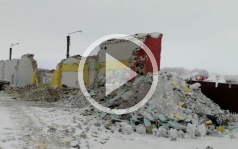 На Луганской разрушили здание магазина "Антибуржуй"