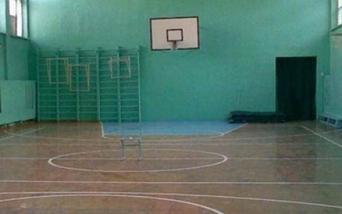 В Кировской области в школьном спортзале температура опускается до +4 градусов