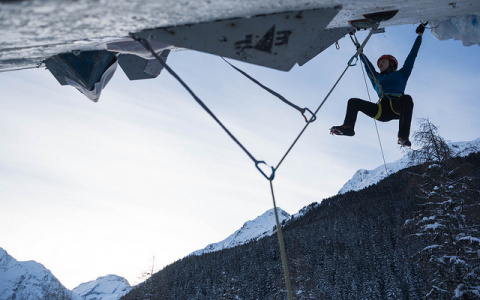 Кировчанка стала лучшей в мире по ледолазанию