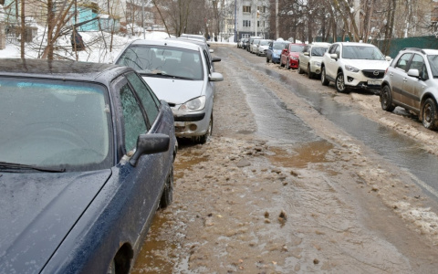 Из-за прорыва водопровода в Кирове затопило центральные улицы