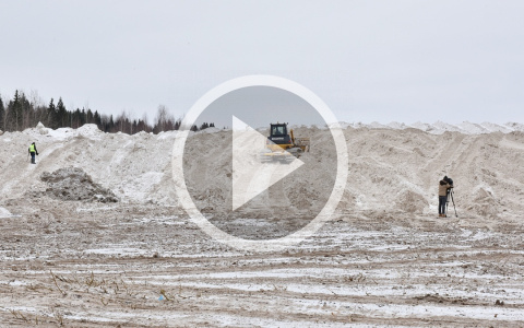 Стало известно, сколько тонн снега вывезли в этом сезоне на снежные полигоны Кирова