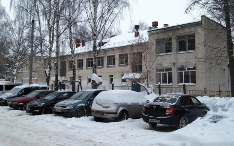 "Наших детей переселяют в баню": директор частной школы и администрация нашли компромисс