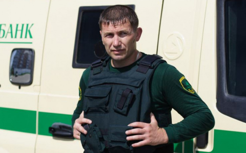 Стало известно, сколько в среднем получают инкассаторы в Кирове