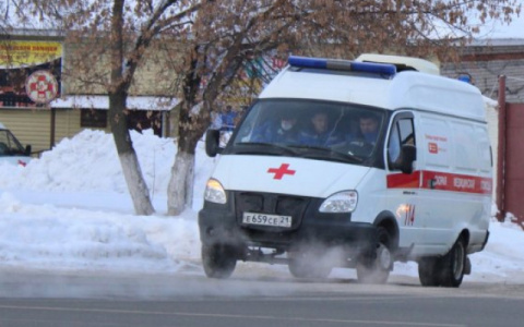В пригороде Кирова пенсионер упал с крыши на металлическую арматуру