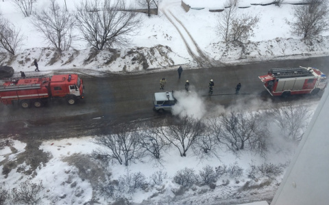 В Кировской области загорелся полицейский «уазик»