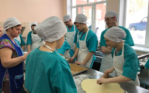 В Кирове прошел профтур выходного дня для учащихся 9 классов