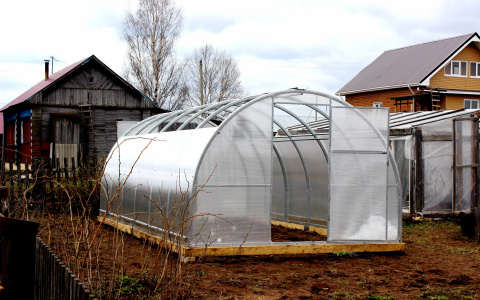 Теплицы с раздвижной крышей и съемной крышей – идеальный вариант для снежной зимы и переменчивого лета!