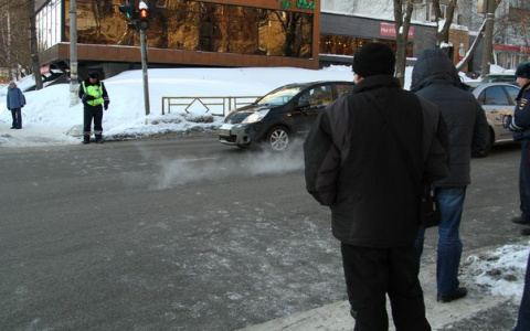В центре Кирова неизвестный водитель сбил подростка и скрылся