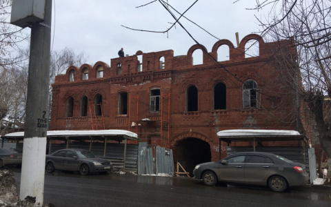 В Кирове начали восстанавливать старинный дом купца Клабукова
