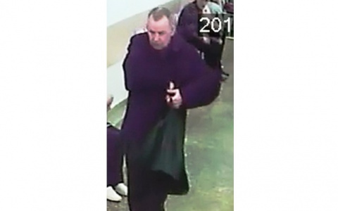 Полиция ищет мужчину, который украл 60 тысяч рублей из кировского офиса