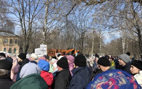 На митинг против строительства полигона в Осинцах пришли сотни человек