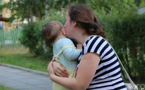 В России материнский капитал могут начать давать за первого ребенка