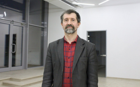 "Жил в Нью-Йорке, но захотел в деревню": учитель китайского языка о профессии и жизни