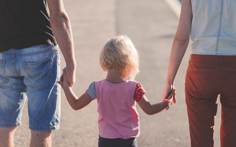 Семьям с детьми будут выдавать льготную ипотеку на весь период выплат