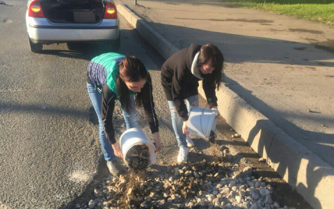 Кировчане могут по телефону пожаловаться на ямы на дорогах