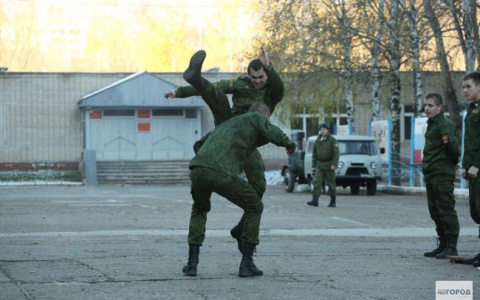 Названы самые популярные войска у кировских солдат