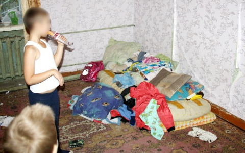 В Кирове из четырех семей забрали детей из-за опасности для их жизни