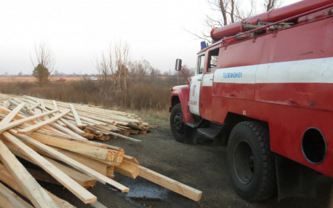 В Кировской области огонь уничтожил 100 тонн соломы