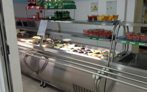 Роспотребнадзор прокомментировал отравление ученика в школьной столовой Кирова