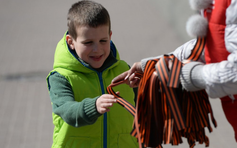 В Кирове начали раздавать георгиевские ленточки