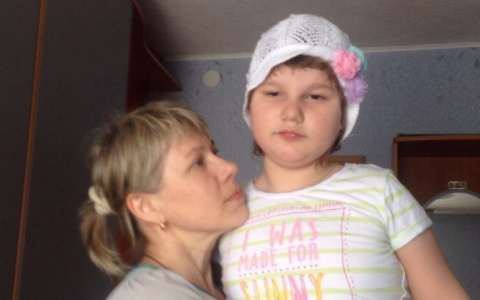 Мама особенного ребенка из Кирова: «50-килограммовую дочку выносим на прогулку на руках»