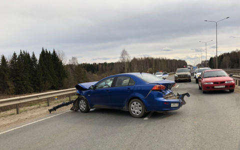 Километровая пробка: на Советском тракте произошло ДТП