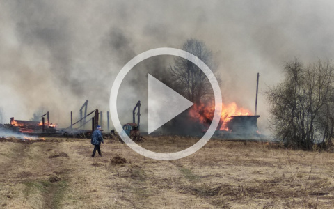 Фоторепортаж: в пожаре в Кильмезском районе сгорели 13 домов