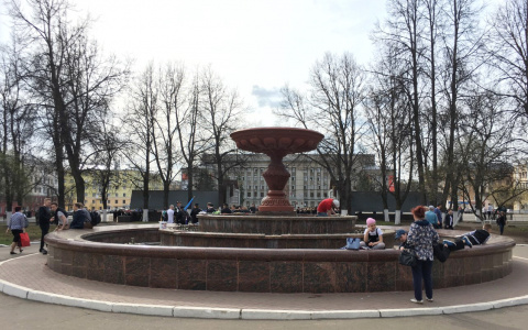 В администрации рассказали, почему не работает фонтан на Театральной площади