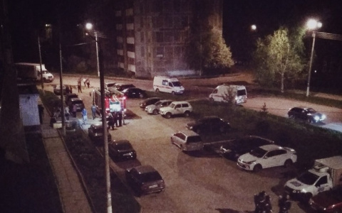 В Кирове из-за поджога коляски ночью эвакуировали жильцов 5-этажки