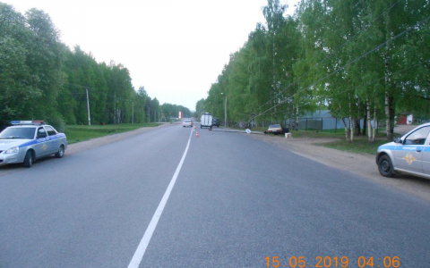 Появились фото и подробности ночной аварии с погибшим в Нововятске