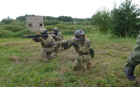 Лазертаг - это как пейнтбол и страйкбол, только еще интереснее