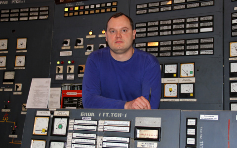 «Музыка помогает в работе на станции»: начальник смены электроцеха ТЭЦ-5 о работе