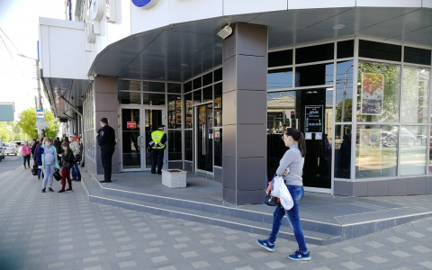 В Кирове очевидцы сообщают о массовой эвакуации из нескольких ТЦ и вокзала