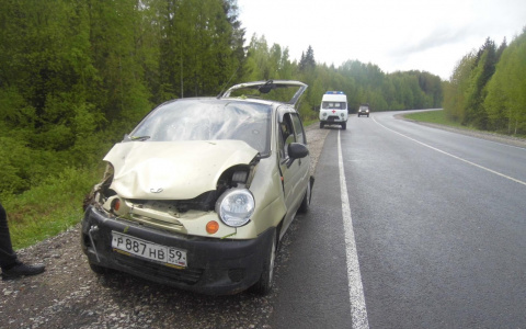 В Кировской области опрокинулась иномарка с тремя детьми