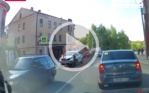 На опасном переходе на Казанской иномарка сбила ребенка